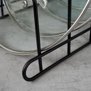 Stojak na pokrywki i talerze metalowy czarny 34x18x18 cm